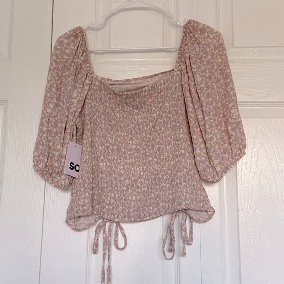 NWT SO cinch front puff sleeve floral top - Picture 6 of 10